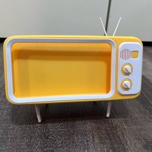 Phone size Yellow Retro TV-Shaped Speaker